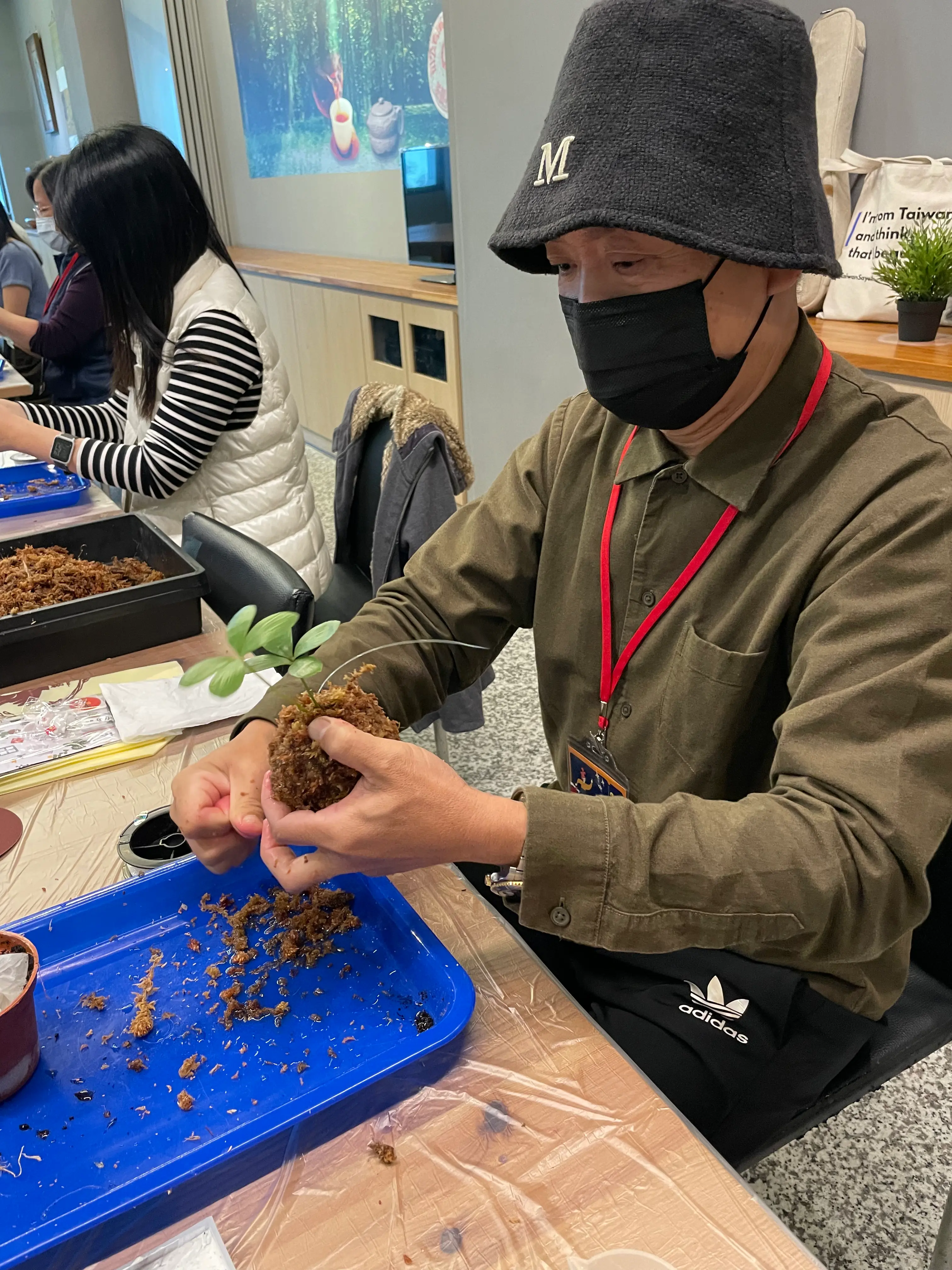 馬玉山食品工業股份有限公司總經理蔡文智先生專注參與日和植所植物手作課程